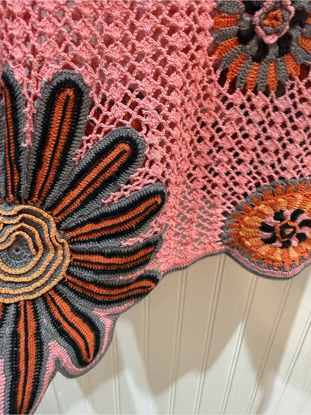 Pink Crochet Floral Cropped Sweater - Picture 2 of 3